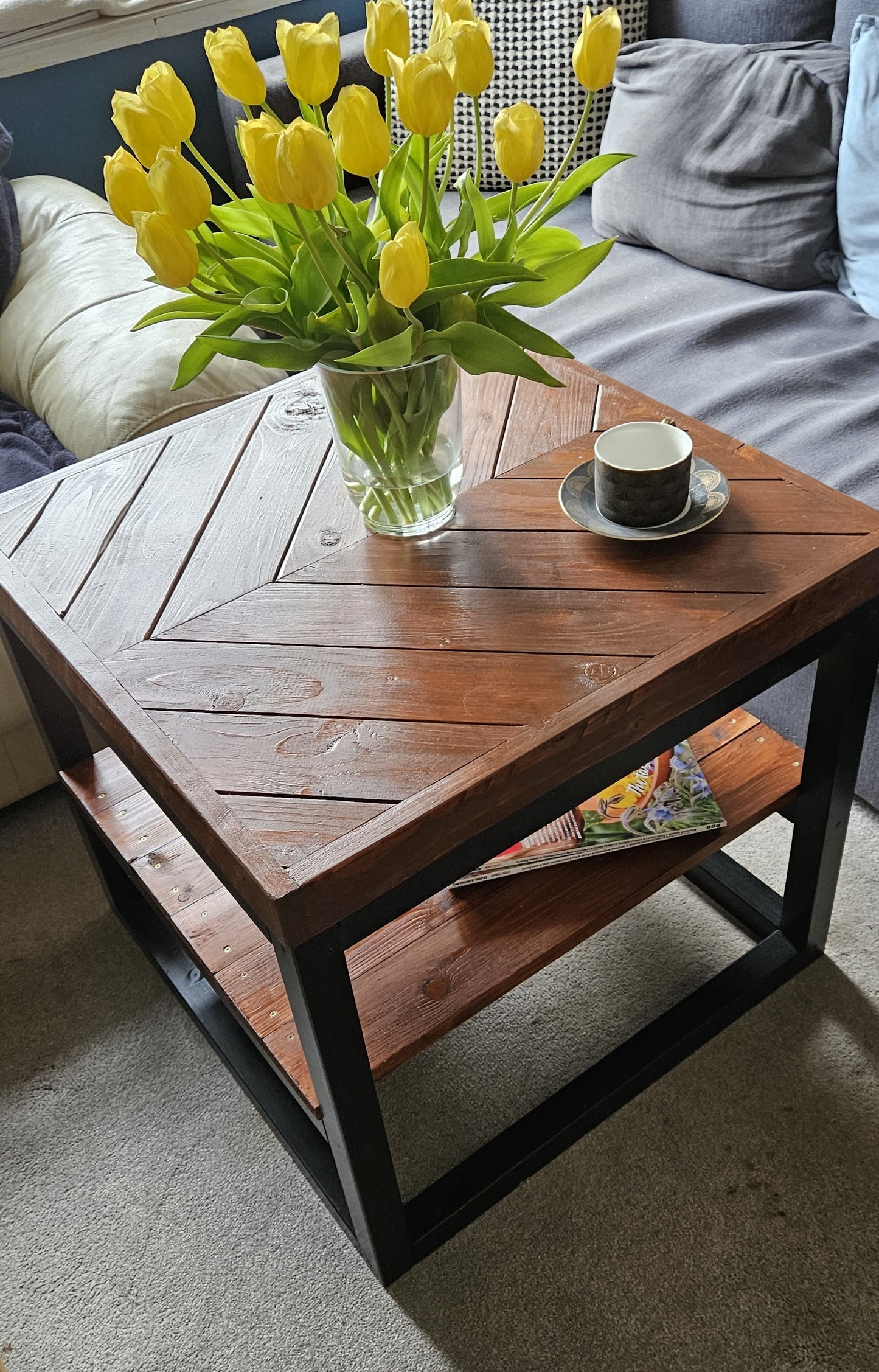 Coffee sofa table